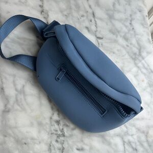 Elegant Blue Crossbody Bag